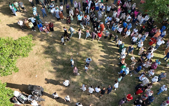 Hülya Polat, Düzce Hemşinliler Festivali'nde şarkılarını seslendirdi