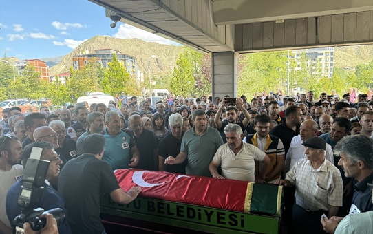 Erzurum'da Ambulans Kazasında Hayatını Kaybeden Sağlık Personelleri Son Yolculuğuna Uğurlandı
