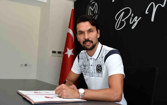 Manisa Futbol Kulübü, tecrübeli kaleci Alperen Uysal'ı kadrosuna kattı