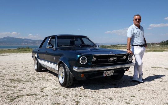 BURDURLU Sebahattin Şimşek, 1990 model otomobilini 400 bin lira harcayarak 1964 model Ford Mustang'a benzetti