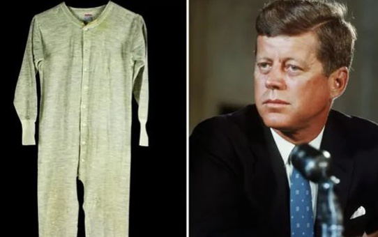 Başkan Kennedy'nin kan lekeli uzun donu, 1 milyon dolara satışa çıktı