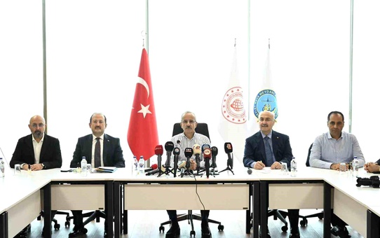Ulaştırma Bakanı: Hem Mersin'de Hem Adana'da Yeni Liman Projeleri Devam Ediyor