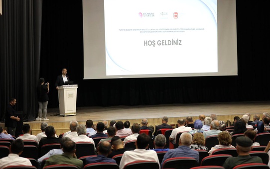 Niğde'de Belediyeler ve STK'lar Arasında İş Birliği Projesi Toplantısı Yapıldı