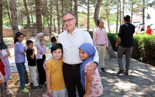 Hacılar Belediye Başkanı Bilal Özdoğan, yaz Kur'an kurslarının önemini vurguladı