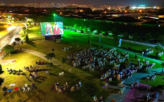 Kartepe'de Aykut Enişte filmi izlendi