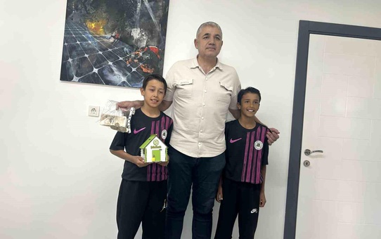 İkiz Kardeşlerden Isparta 32 Spor'a Bağış