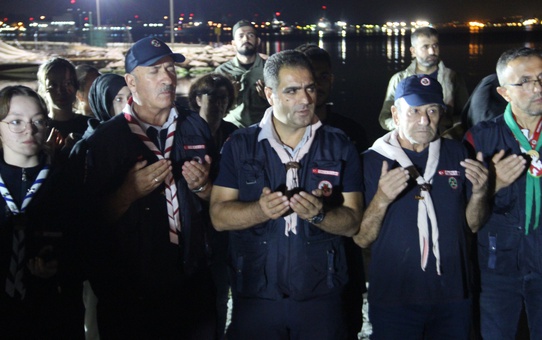 Gölcük'te 17 Ağustos Depremi Anma Programı Düzenlendi
