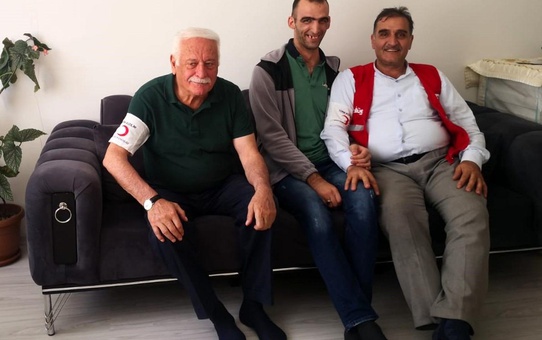 Türk Kızılayı Engelli Vatandaşlara Moral Veriyor