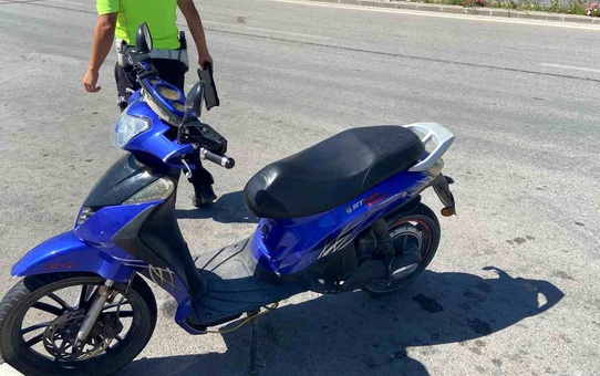 Karaman'da elektrikli bisikletin çarptığı yaşlı kadın ile bisikletin arkasında bulunan çocuk yaralandı