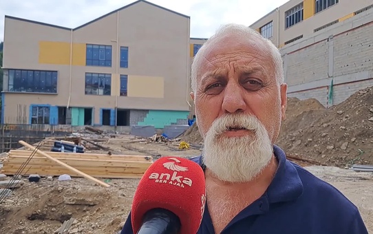 Artvin'de okul inşaatının yanına spor müdürlüğü binası tepki çekti