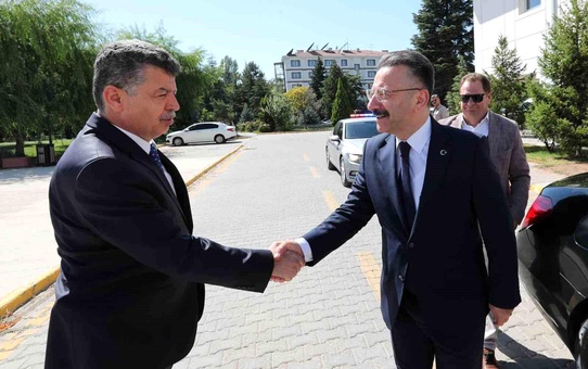 Vali Hüseyin Aksoy, Eskişehir İl Emniyet Müdürlüğünü ziyaret etti
