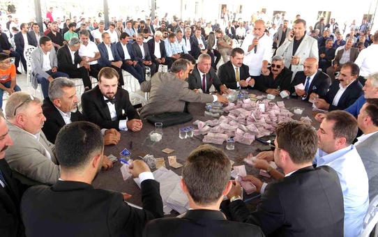 İranlı turistler Van'da düğüne katıldı