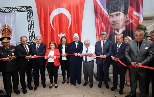 Atatürk'ün fotoğrafçısı Ethem Tem adına düzenlenen fotoğraf yarışmasının ödüllü fotoğrafları sergide