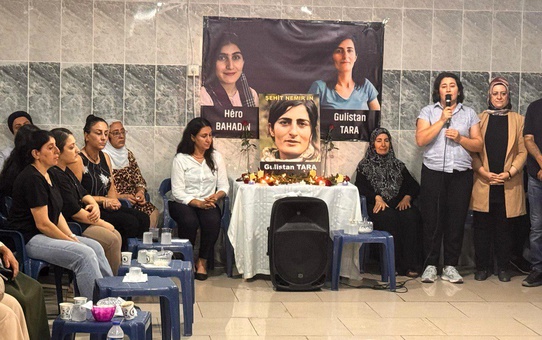 DEM Milletvekili Zeynep Oduncu, MİT'in başarılı operasyonu sonucu etkisiz hale getirilen terörist için taziye çadırını ziyaret etti