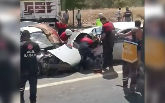 Şanlıurfa'da Otomobil Kazası: 1 Ölü, 1 Yaralı