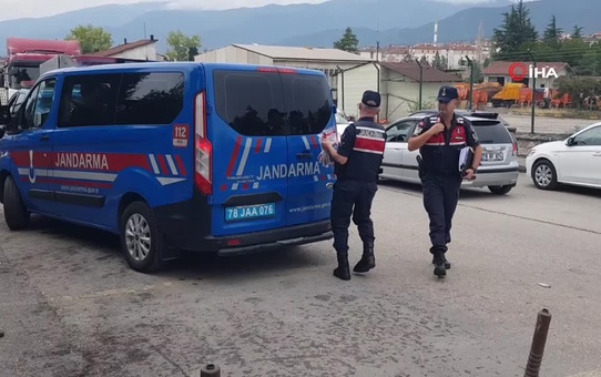 Husumet Nedeniyle Tüfekle Öldürülen Adamın Zanlısı Adliyeye Sevk Edildi