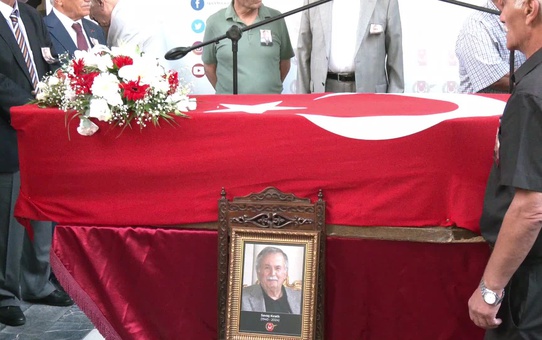 Duayen Gazeteci Savaş Kıratlı için Tören Düzenlendi
