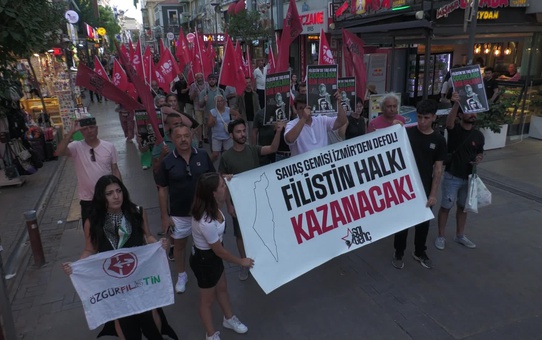 SOL Parti, USS Wasp Gemisinin İzmir Limanı'na Demirlemesini Protesto Etti