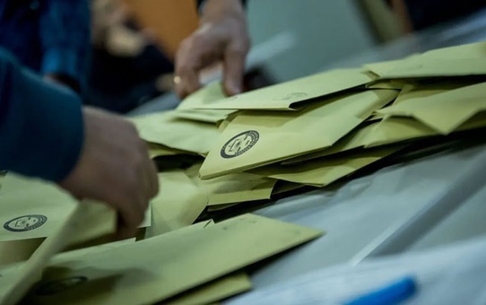 Ünlü anketçi, ilk cumhurbaşkanı adayını şimdiden ilan etti: Aday adayıdır demiyorum, adaydır