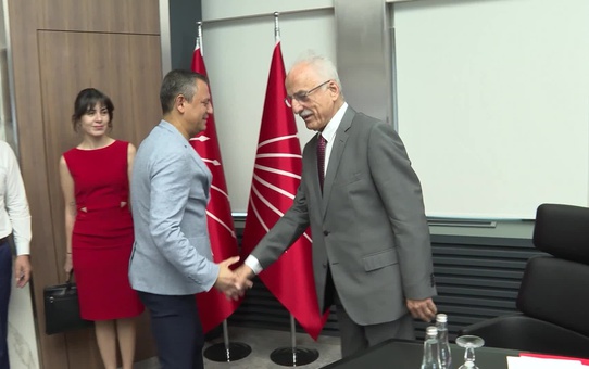Özgür Özel Dış Politika Danışma Kurulu Toplantısı'na Başkanlık Etti