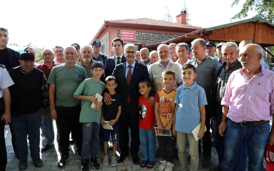Vali Çelik, Akçaören Köyü'nü Ziyaret Etti