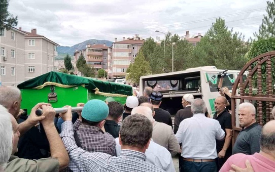 Prof. Dr. Mustafa Karataş'ın Annnesi Defnedildi