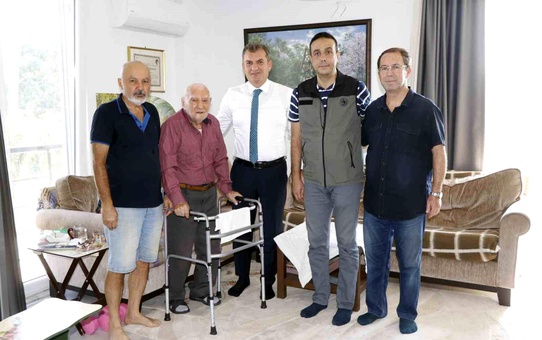 97 Yaşındaki Ali Savran'a Plaket