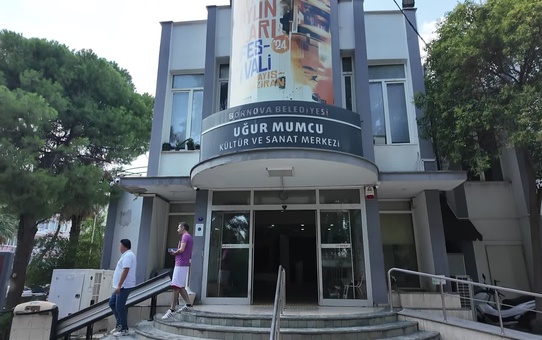Fatma Akgün'ün 'Doğa ve Renkler' Sergisi Bornova'da Açıldı