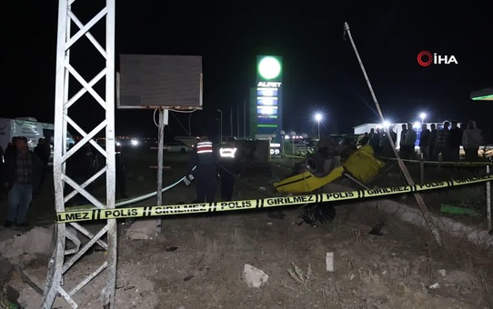 Tofaş Aydınlatma Direğine Çarptı: 1 Ölü, 3 Yaralı