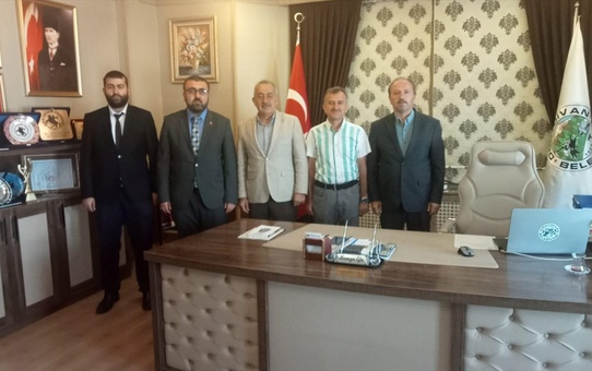 Müftü Önal'dan Belediye Başkanı Efe'ye Ziyaret