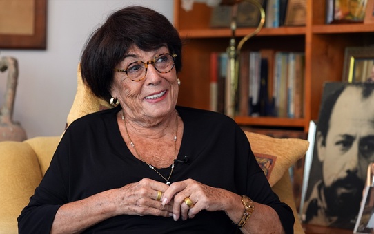 Suna Keskin, 61. sanat yılına 'Ahududu' ile merhaba dedi