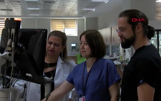 Anne-Oğul Hastanede Beraber Çalışıyor