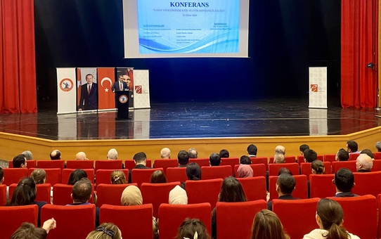 Kamu Görevlileri için Etik Davranış Vurgusu