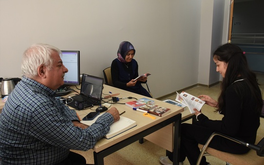 Prof. Dr. Cengiz Yakıncı'dan Tıp Öğrencilerine Kitap Bağışı