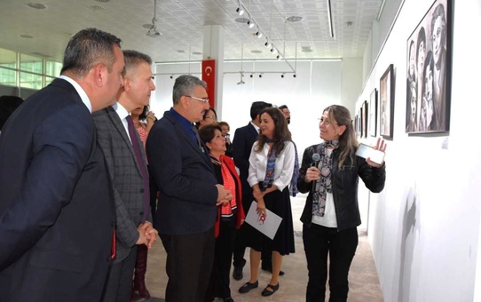 NKÜ'de 'Atatürk ve Sanat' Sergisi Açıldı