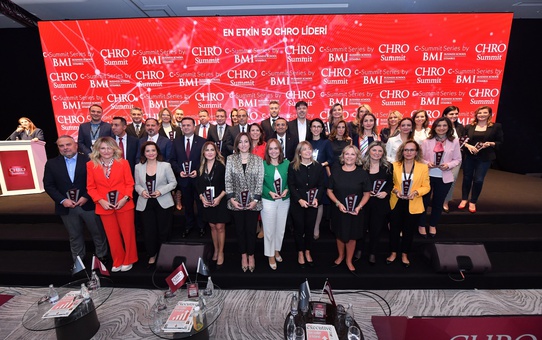 CHRO Summit 2024: Kadın Liderler Ödüllendirildi