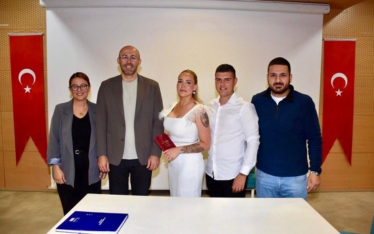 Aydın'da Türk ve İsveçli Gençlerin Mutluluğu
