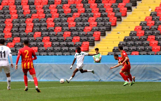 Yeni Malatyaspor, Sakaryaspor'a 2-0 Mağlup Oldu