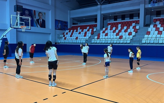 Çubuk'ta Engelsiz Voleybol Kursu Başladı