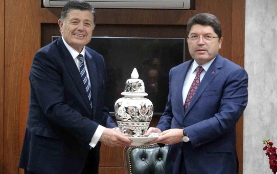 Adalet Bakanı Yılmaz Tunç, Bartın Belediye Başkanı Yalçınkaya’yı Ziyaret Etti