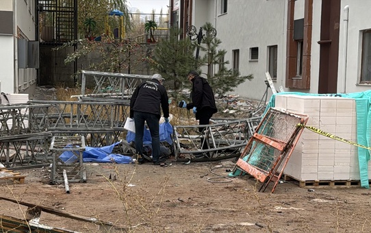 İnşaat İskelesi Çöktü, 2 İşçi Hayatını Kaybetti
