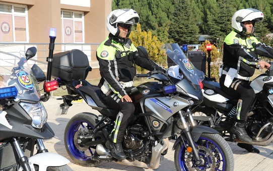 Amasya'da Polislere İleri Sürüş Eğitimi Sertifikası