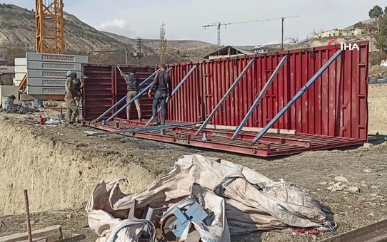 Gürün'de Depremzedeler İçin Yeni Konutlar Yükseliyor
