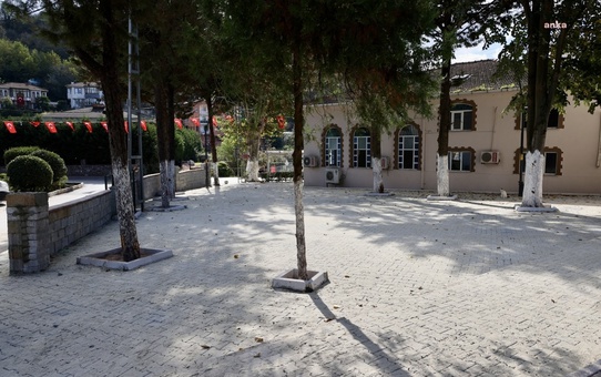 Beykoz'da Molla Fenari Camisi'nin Taziye Alanı Yeniden Düzenlendi
