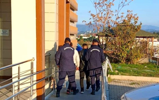 Eski Urla Belediye Başkanı'na Trafikte Saldırı: İki Kişi Tutuklandı
