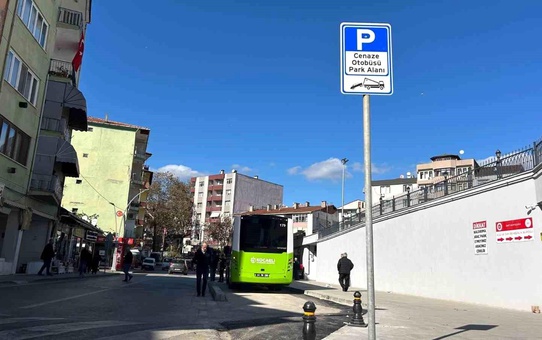 İzmit'te Cami Yanına Cepli Park Alanı Yapıldı