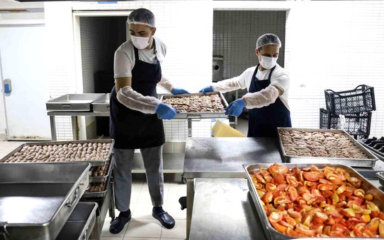 Antalya Merkez Aşevi'nden İhtiyaç Sahiplerine Destek