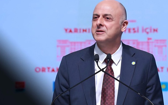 İYİ Parti'den istifa eden Ümit Özlale'nin yeni adresi belli oldu