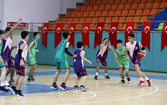 Elazığ'da U-16 Basketbol Müsabakaları Sona Erdi