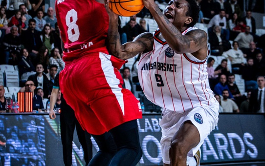 Manisa Basket, UCAM Murcia'ya Yenilerek Zirveyi Kaptırdı